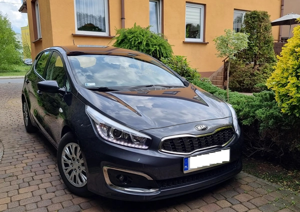 Kia Ceed cena 55900 przebieg: 65000, rok produkcji 2016 z Zawiercie małe 154